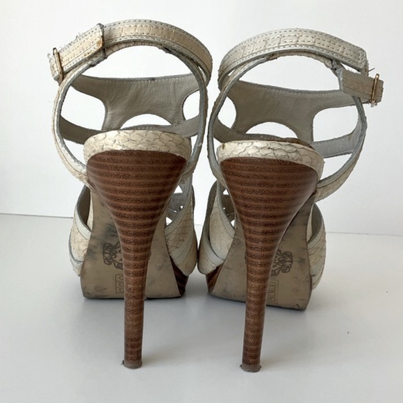 ✨HOST PICK✨𝅺ZiGi NY Snake Print Sandal - 7 - Picture 3 of 6